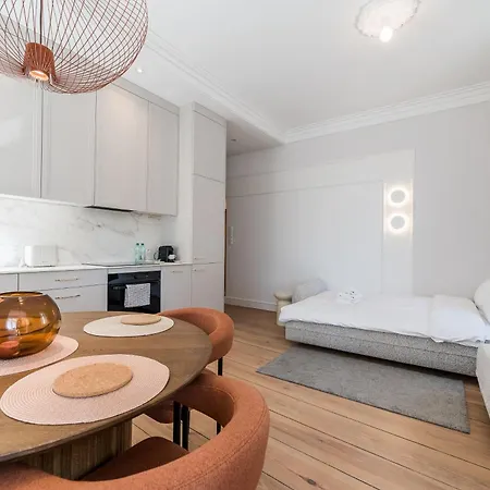 Zielona Harmony By Bookinghost * 포즈난