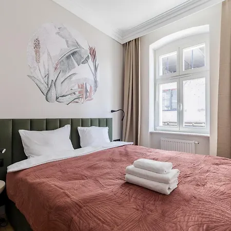 Zielona Harmony By Bookinghost 아파트