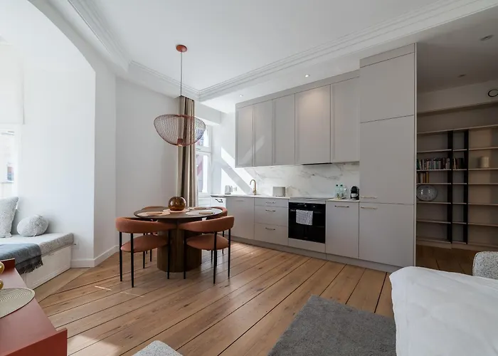 Zielona Harmony By Bookinghost